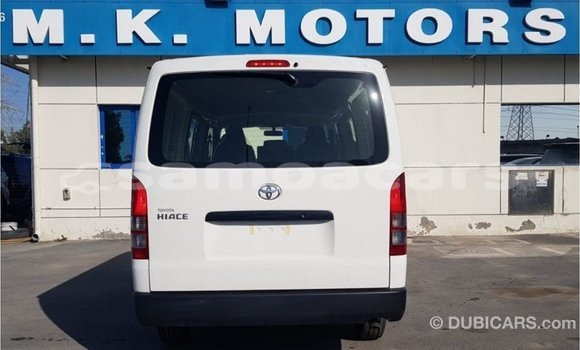 Acheter Import Voiture Toyota Hiace Blanc à Import - Dubai, A'ana Acheter Import Voiture Toyota Hiace Blanc à Import - Dubai, A'ana