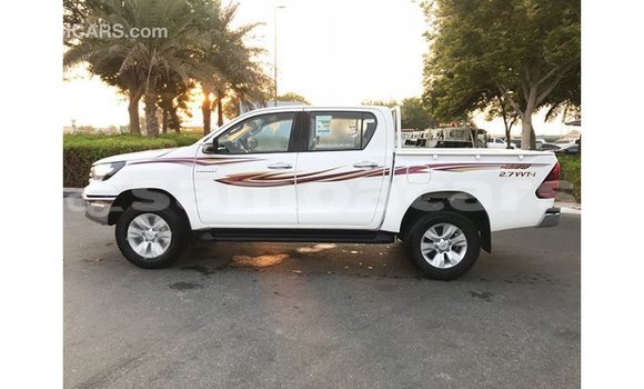 Acheter Import Voiture Toyota Hilux Blanc à Import - Dubai, A'ana Acheter Import Voiture Toyota Hilux Blanc à Import - Dubai, A'ana