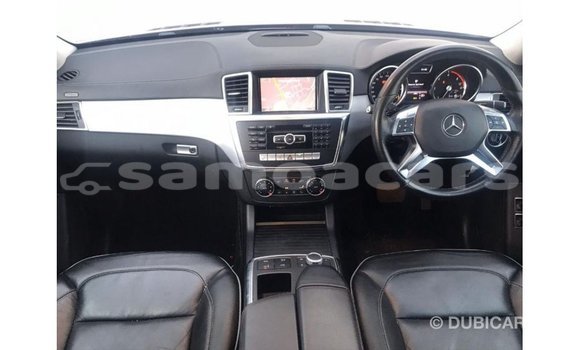 Buy Import Mercedes-Benz 190 Red Car in Import - Dubai in A'ana Buy Import Mercedes-Benz 190 Red Car in Import - Dubai in A'ana