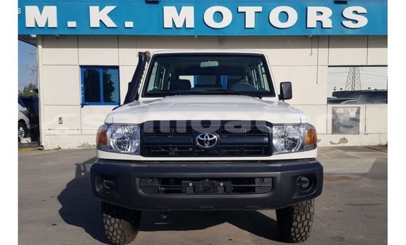 Buy Import Toyota Land Cruiser White Car in Import - Dubai in A'ana Buy Import Toyota Land Cruiser White Car in Import - Dubai in A'ana