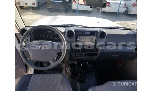 Buy Import Toyota Land Cruiser White Car in Import - Dubai in A'ana Buy Import Toyota Land Cruiser White Car in Import - Dubai in A'ana
