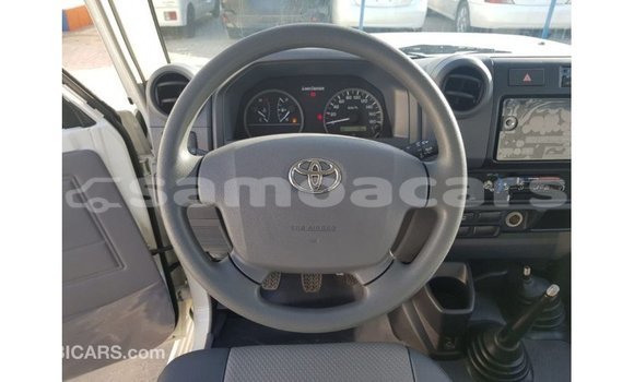 Buy Import Toyota Land Cruiser White Car in Import - Dubai in A'ana Buy Import Toyota Land Cruiser White Car in Import - Dubai in A'ana
