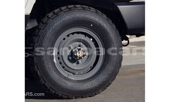 Buy Import Toyota Land Cruiser White Car in Import - Dubai in A'ana Buy Import Toyota Land Cruiser White Car in Import - Dubai in A'ana