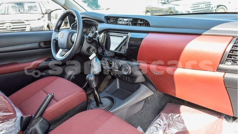 Big with watermark toyota hilux a ana import dubai 4216