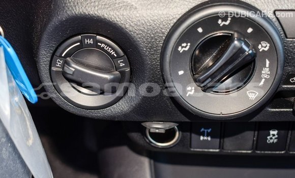 Buy Import Toyota Hilux White Car in Import - Dubai in A'ana Buy Import Toyota Hilux White Car in Import - Dubai in A'ana