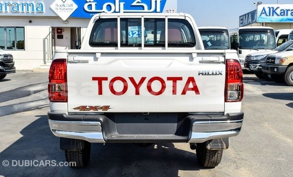 Buy Import Toyota Hilux White Car in Import - Dubai in A'ana Buy Import Toyota Hilux White Car in Import - Dubai in A'ana