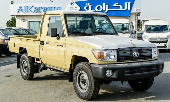 Acheter Import Voiture Toyota Land Cruiser Beige à Import - Dubai, A'ana Acheter Import Voiture Toyota Land Cruiser Beige à Import - Dubai, A'ana