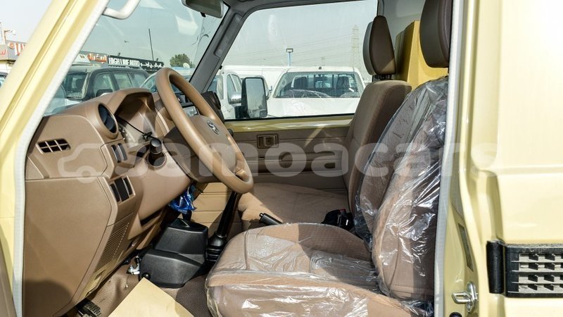 Big with watermark toyota land cruiser a ana import dubai 4220