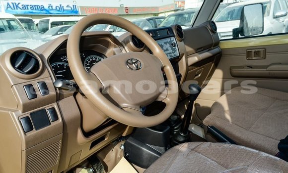 Acheter Import Voiture Toyota Land Cruiser Beige à Import - Dubai, A'ana Acheter Import Voiture Toyota Land Cruiser Beige à Import - Dubai, A'ana