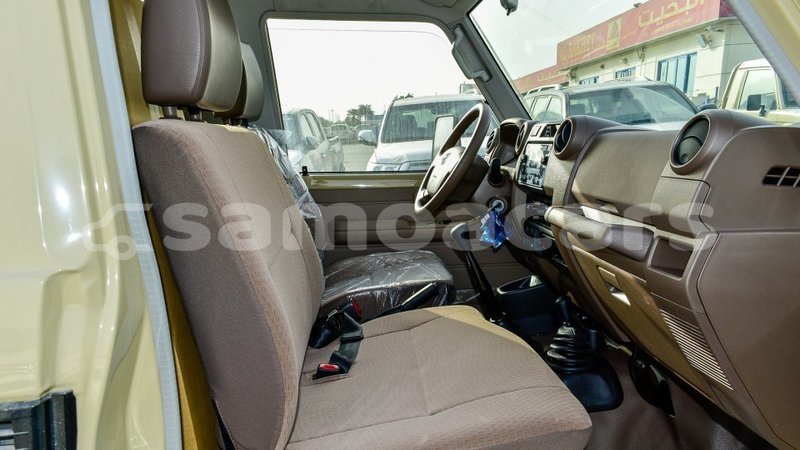 Big with watermark toyota land cruiser a ana import dubai 4220