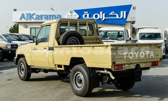 Acheter Import Voiture Toyota Land Cruiser Beige à Import - Dubai, A'ana Acheter Import Voiture Toyota Land Cruiser Beige à Import - Dubai, A'ana