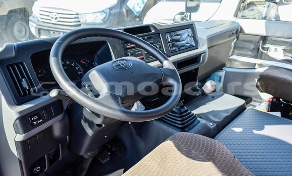 Buy Import Toyota Coaster White Car in Import - Dubai in A'ana Buy Import Toyota Coaster White Car in Import - Dubai in A'ana