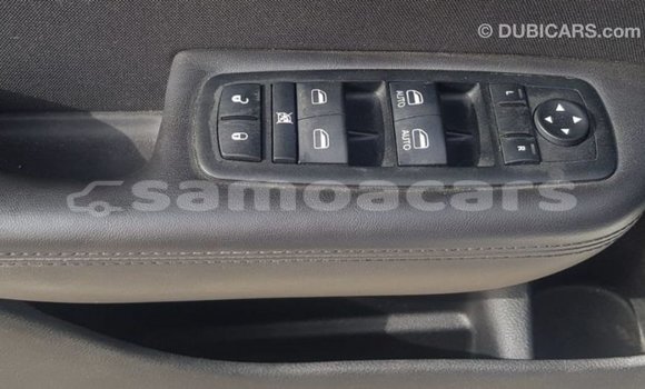 Acheter Import Voiture Chrysler 200 Blanc à Import - Dubai, A'ana Acheter Import Voiture Chrysler 200 Blanc à Import - Dubai, A'ana