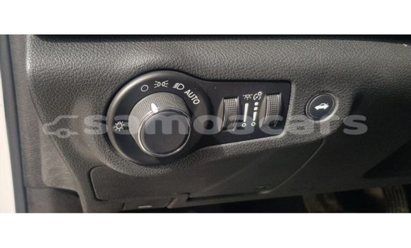 Acheter Import Voiture Chrysler 200 Blanc à Import - Dubai, A'ana Acheter Import Voiture Chrysler 200 Blanc à Import - Dubai, A'ana