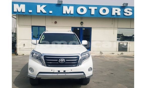 Buy Import Toyota Land Cruiser White Car in Import - Dubai in A'ana Buy Import Toyota Land Cruiser White Car in Import - Dubai in A'ana