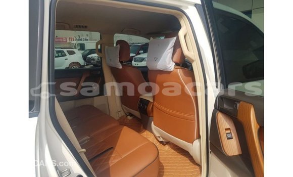 Buy Import Toyota Land Cruiser White Car in Import - Dubai in A'ana Buy Import Toyota Land Cruiser White Car in Import - Dubai in A'ana