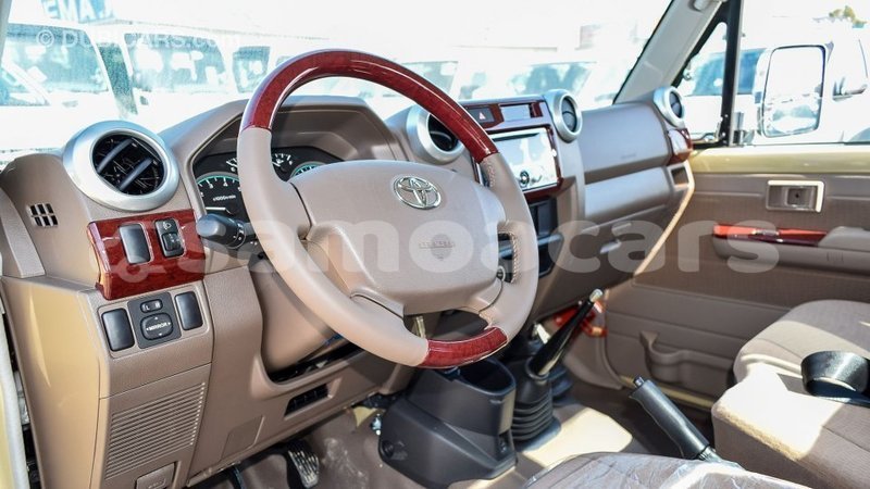 Big with watermark toyota land cruiser a ana import dubai 4229