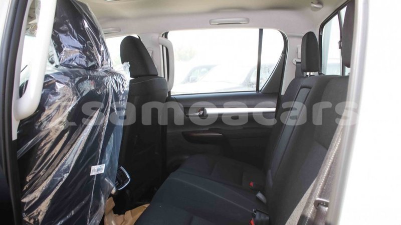 Big with watermark toyota hilux a ana import dubai 4230