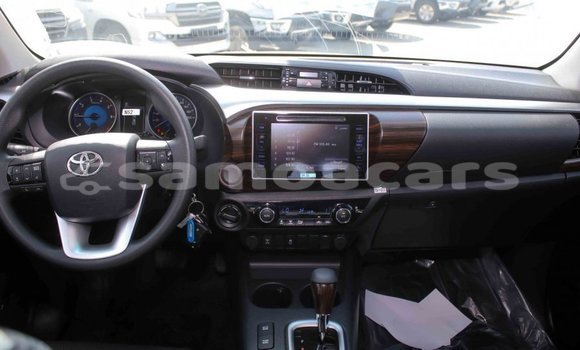 Buy Import Toyota Hilux White Car in Import - Dubai in A'ana Buy Import Toyota Hilux White Car in Import - Dubai in A'ana