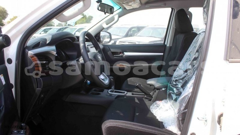 Big with watermark toyota hilux a ana import dubai 4230