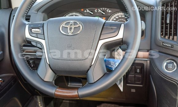 Buy Import Toyota Land Cruiser White Car in Import - Dubai in A'ana Buy Import Toyota Land Cruiser White Car in Import - Dubai in A'ana