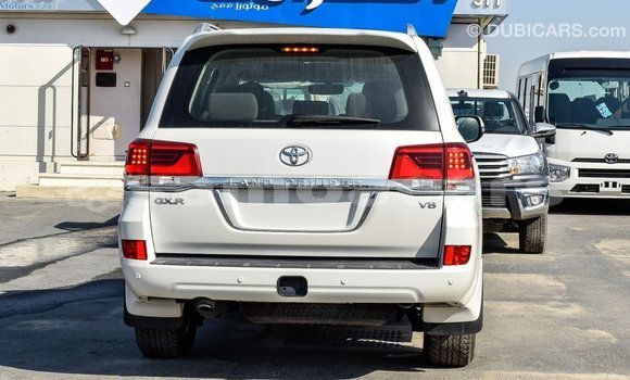 Buy Import Toyota Land Cruiser White Car in Import - Dubai in A'ana Buy Import Toyota Land Cruiser White Car in Import - Dubai in A'ana
