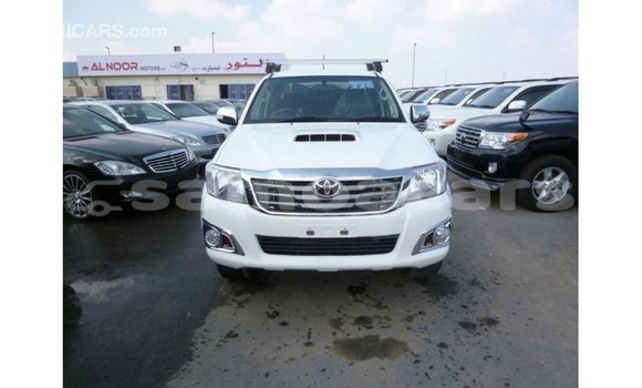 Buy Import Toyota Hilux White Car in Import - Dubai in A'ana Buy Import Toyota Hilux White Car in Import - Dubai in A'ana