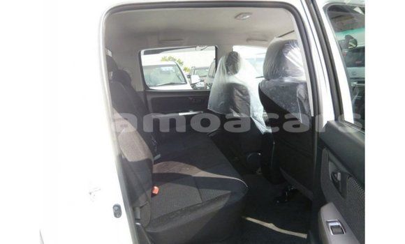 Buy Import Toyota Hilux White Car in Import - Dubai in A'ana Buy Import Toyota Hilux White Car in Import - Dubai in A'ana