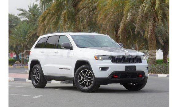 Acheter Import Voiture Jeep Grand Cherokee Blanc à Import - Dubai, A'ana