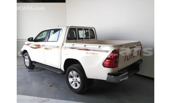Acheter Import Voiture Toyota Hilux Blanc à Import - Dubai, A'ana Acheter Import Voiture Toyota Hilux Blanc à Import - Dubai, A'ana