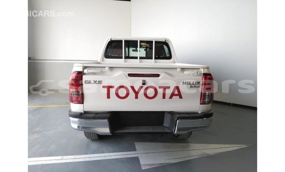 Acheter Import Voiture Toyota Hilux Blanc à Import - Dubai, A'ana Acheter Import Voiture Toyota Hilux Blanc à Import - Dubai, A'ana
