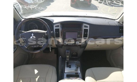 Buy Import Mitsubishi Pajero White Car in Import - Dubai in A'ana Buy Import Mitsubishi Pajero White Car in Import - Dubai in A'ana