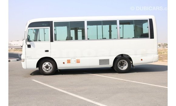 Acheter Import Utilitaire Nissan Evalia Blanc à Import - Dubai, A'ana Acheter Import Utilitaire Nissan Evalia Blanc à Import - Dubai, A'ana