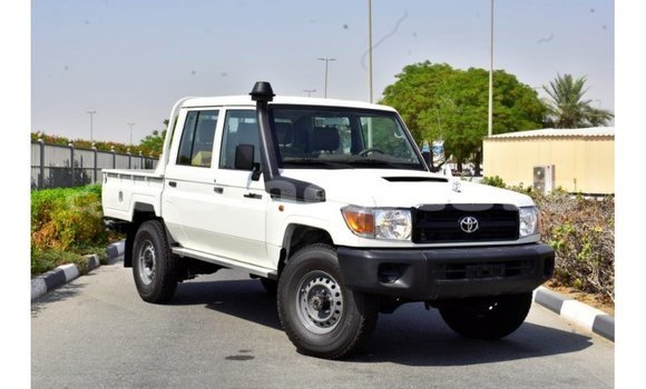 Buy Import Toyota Land Cruiser White Car in Import - Dubai in A'ana Buy Import Toyota Land Cruiser White Car in Import - Dubai in A'ana