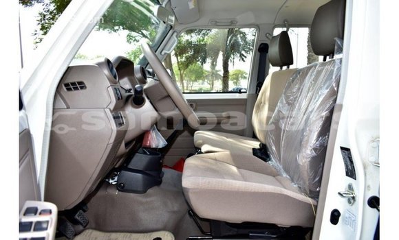 Buy Import Toyota Land Cruiser White Car in Import - Dubai in A'ana Buy Import Toyota Land Cruiser White Car in Import - Dubai in A'ana
