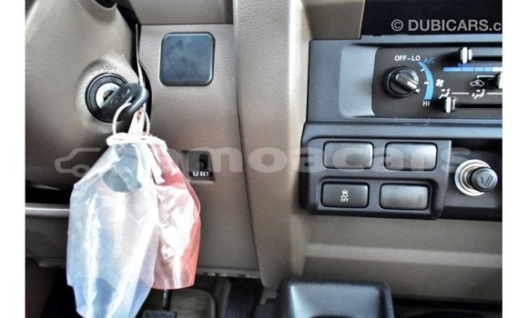 Buy Import Toyota Land Cruiser White Car in Import - Dubai in A'ana Buy Import Toyota Land Cruiser White Car in Import - Dubai in A'ana