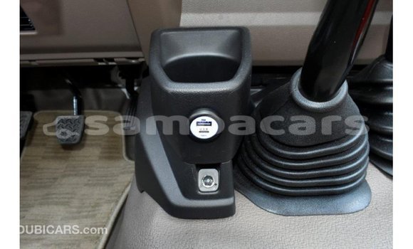 Buy Import Toyota Land Cruiser White Car in Import - Dubai in A'ana Buy Import Toyota Land Cruiser White Car in Import - Dubai in A'ana