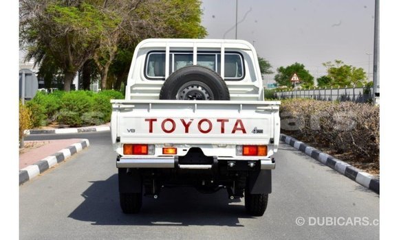 Buy Import Toyota Land Cruiser White Car in Import - Dubai in A'ana Buy Import Toyota Land Cruiser White Car in Import - Dubai in A'ana