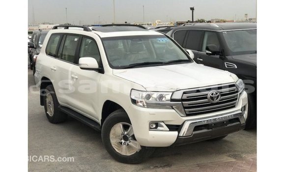 Buy Import Toyota Land Cruiser White Car in Import - Dubai in A'ana Buy Import Toyota Land Cruiser White Car in Import - Dubai in A'ana