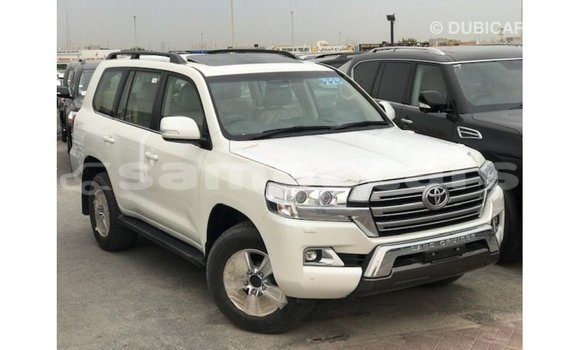 Buy Import Toyota Land Cruiser White Car in Import - Dubai in A'ana Buy Import Toyota Land Cruiser White Car in Import - Dubai in A'ana