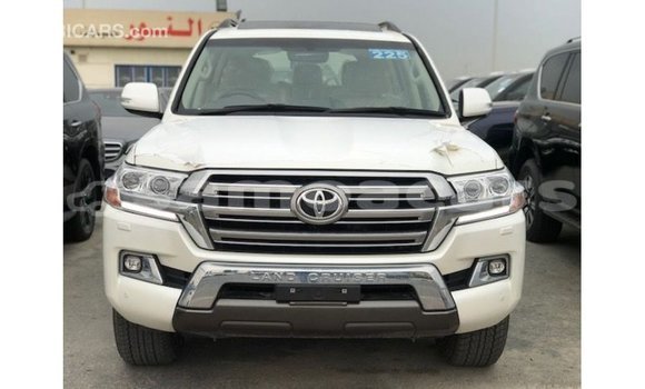 Buy Import Toyota Land Cruiser White Car in Import - Dubai in A'ana Buy Import Toyota Land Cruiser White Car in Import - Dubai in A'ana