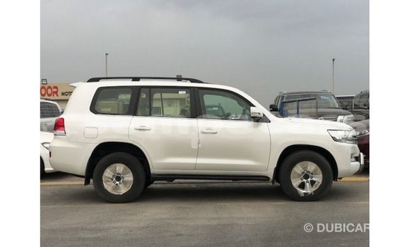 Buy Import Toyota Land Cruiser White Car in Import - Dubai in A'ana Buy Import Toyota Land Cruiser White Car in Import - Dubai in A'ana