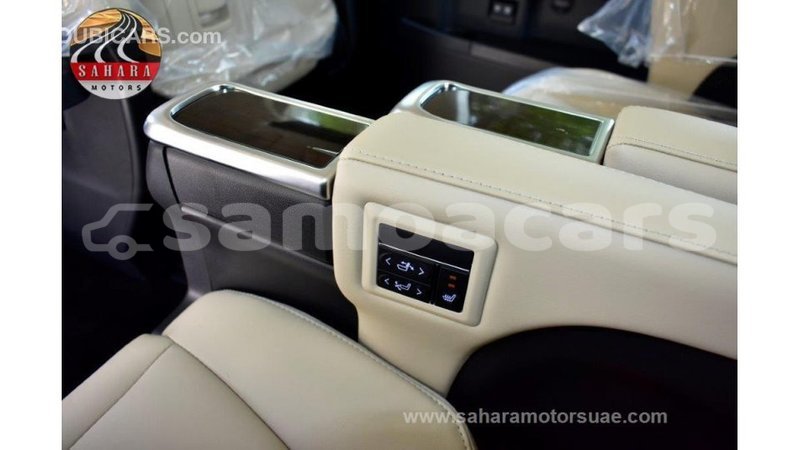Big with watermark toyota granvia a ana import dubai 4309