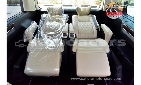 Buy Import Toyota Granvia White Car in Import - Dubai in A'ana Buy Import Toyota Granvia White Car in Import - Dubai in A'ana