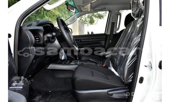 Acheter Import Voiture Toyota Hilux Blanc à Import - Dubai, A'ana Acheter Import Voiture Toyota Hilux Blanc à Import - Dubai, A'ana