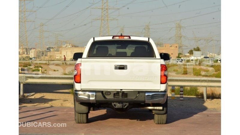 Big with watermark toyota tundra a ana import dubai 4315