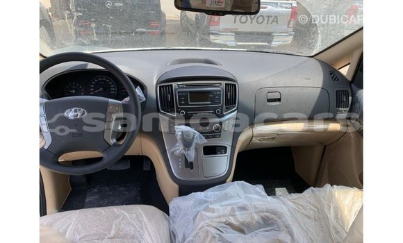 Buy Import Hyundai Accent White Car in Import - Dubai in A'ana Buy Import Hyundai Accent White Car in Import - Dubai in A'ana