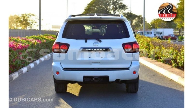 Big with watermark toyota sequoia a ana import dubai 4327
