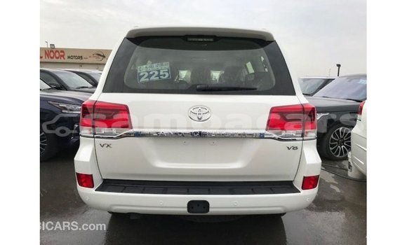 Buy Import Toyota Land Cruiser White Car in Import - Dubai in A'ana Buy Import Toyota Land Cruiser White Car in Import - Dubai in A'ana