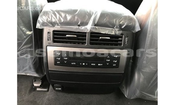 Buy Import Toyota Land Cruiser White Car in Import - Dubai in A'ana Buy Import Toyota Land Cruiser White Car in Import - Dubai in A'ana